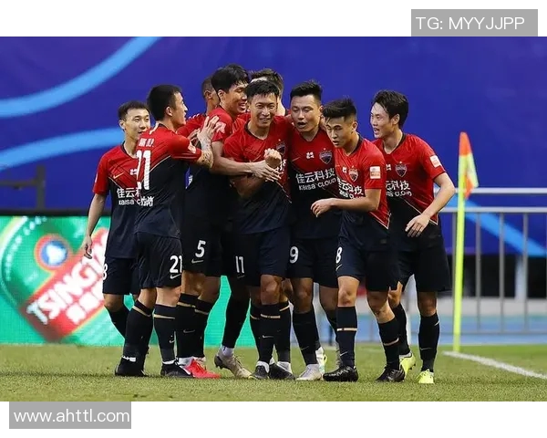 深圳篮球队团队协作引发热议球迷对战术配合和球员默契表达不同看法 深圳篮球队团队协作引发热议球迷对战术配合和球员默契表达不同看法