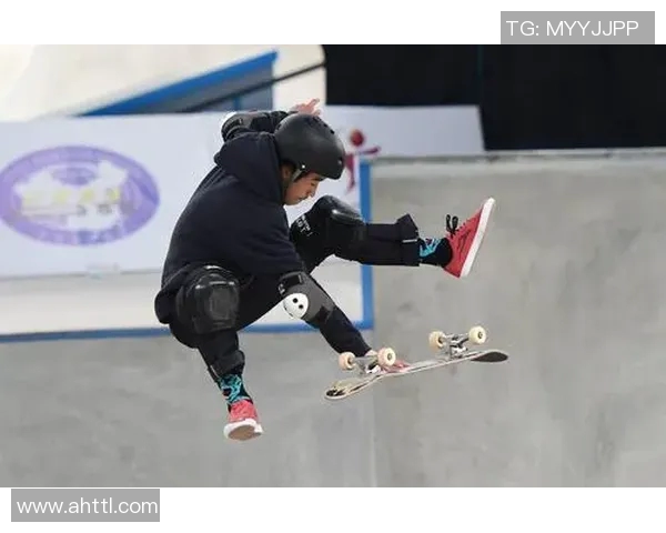 南京滑板队在世界滑板锦标赛中以51分领先其他队伍展现强大实力