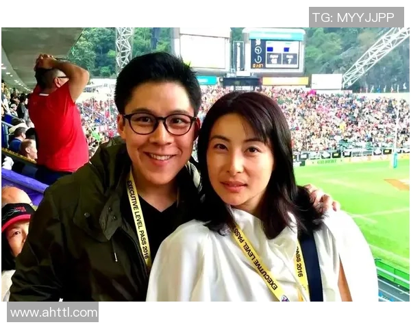 足球明星在亚洲的爱情故事与他们的妻子们的生活点滴揭秘 足球明星在亚洲的爱情故事与他们的妻子们的生活点滴揭秘